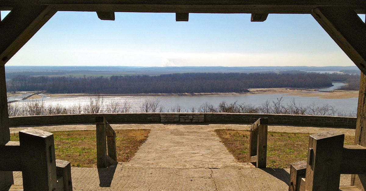 view from a high hill above the Mississippi River and flood plains